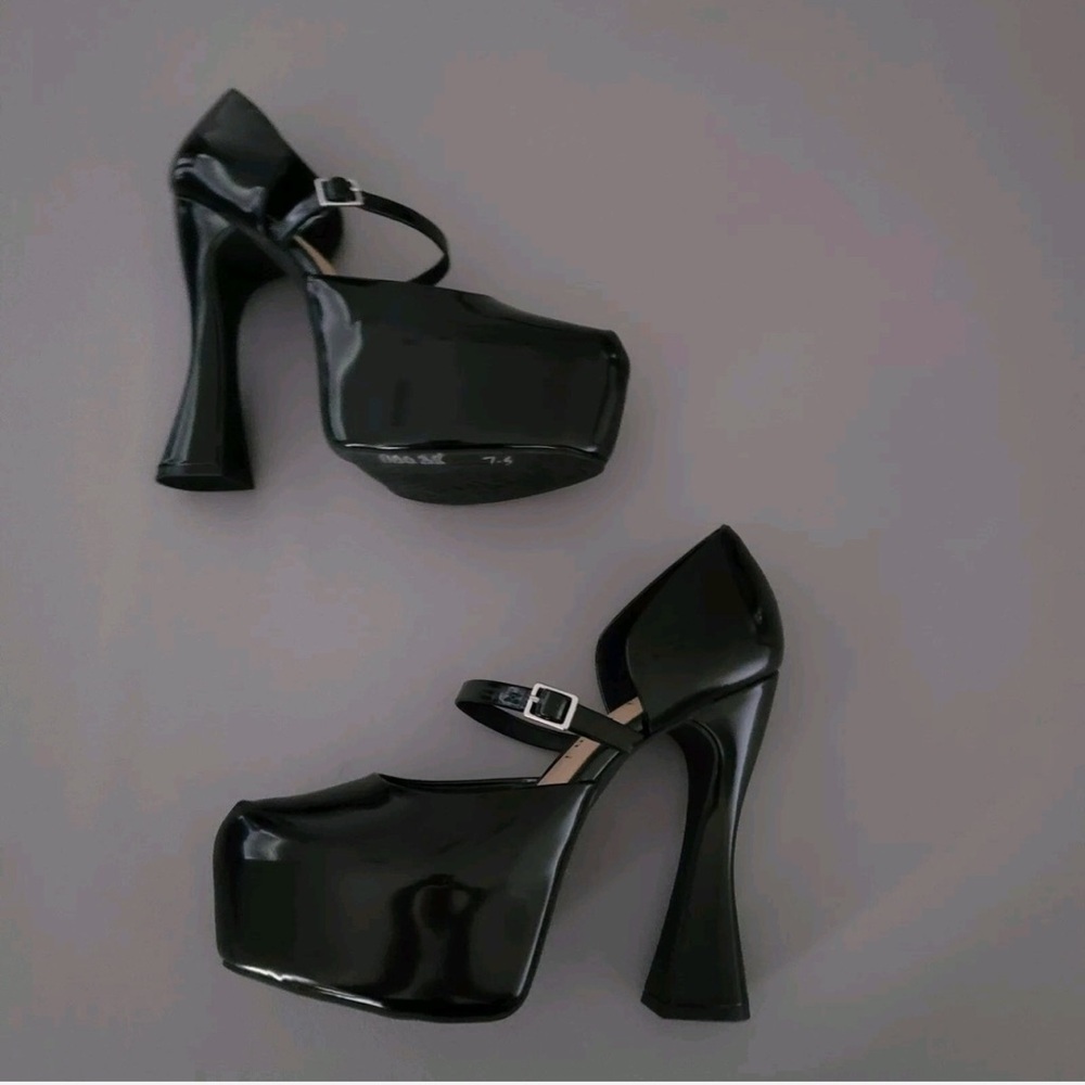 Gianni Bini Quincy Mary Jane Black Platform Pumps - Picture 4 of 9